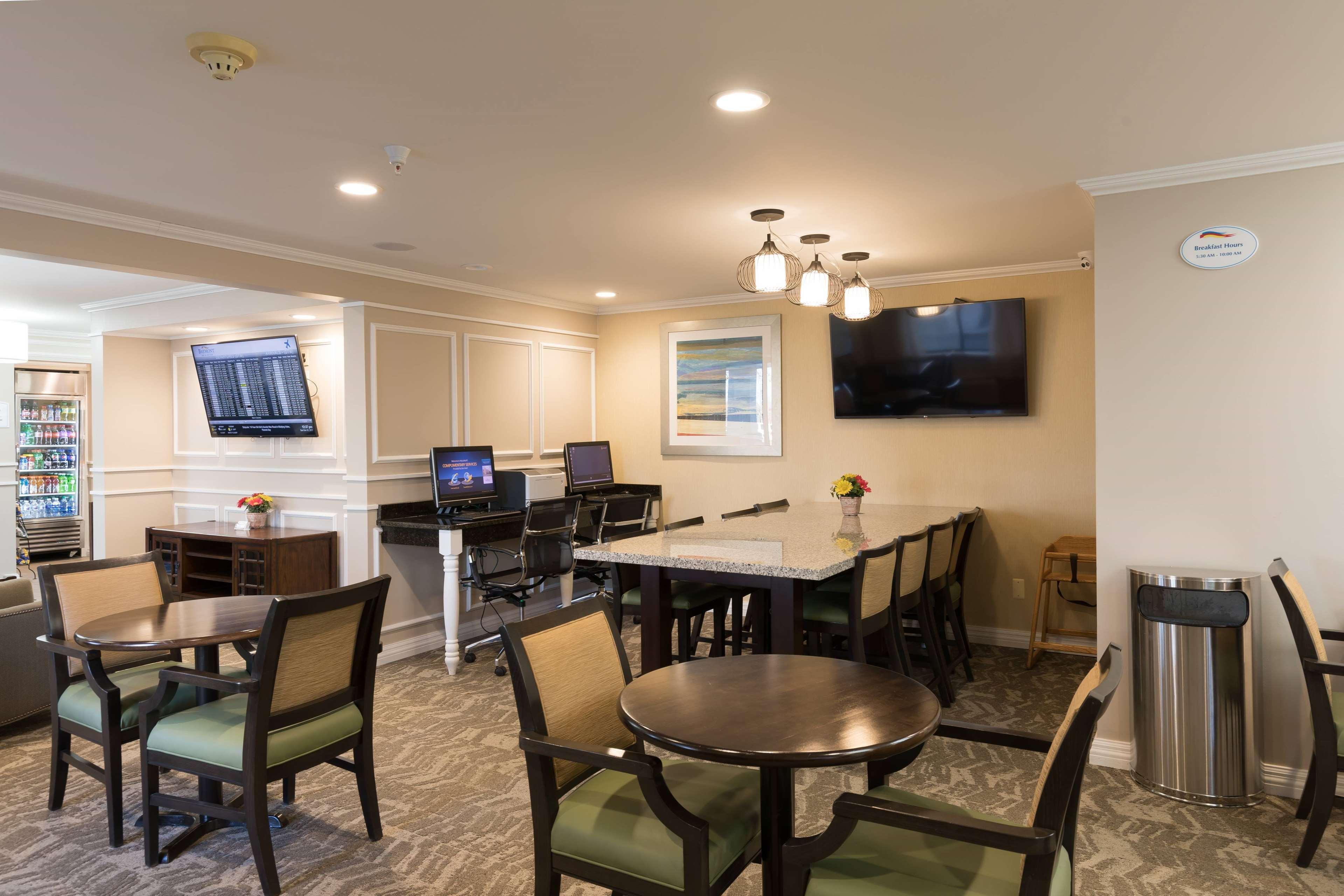 Hotel Baymont By Wyndham Detroit Airport/Romulus Exterior foto