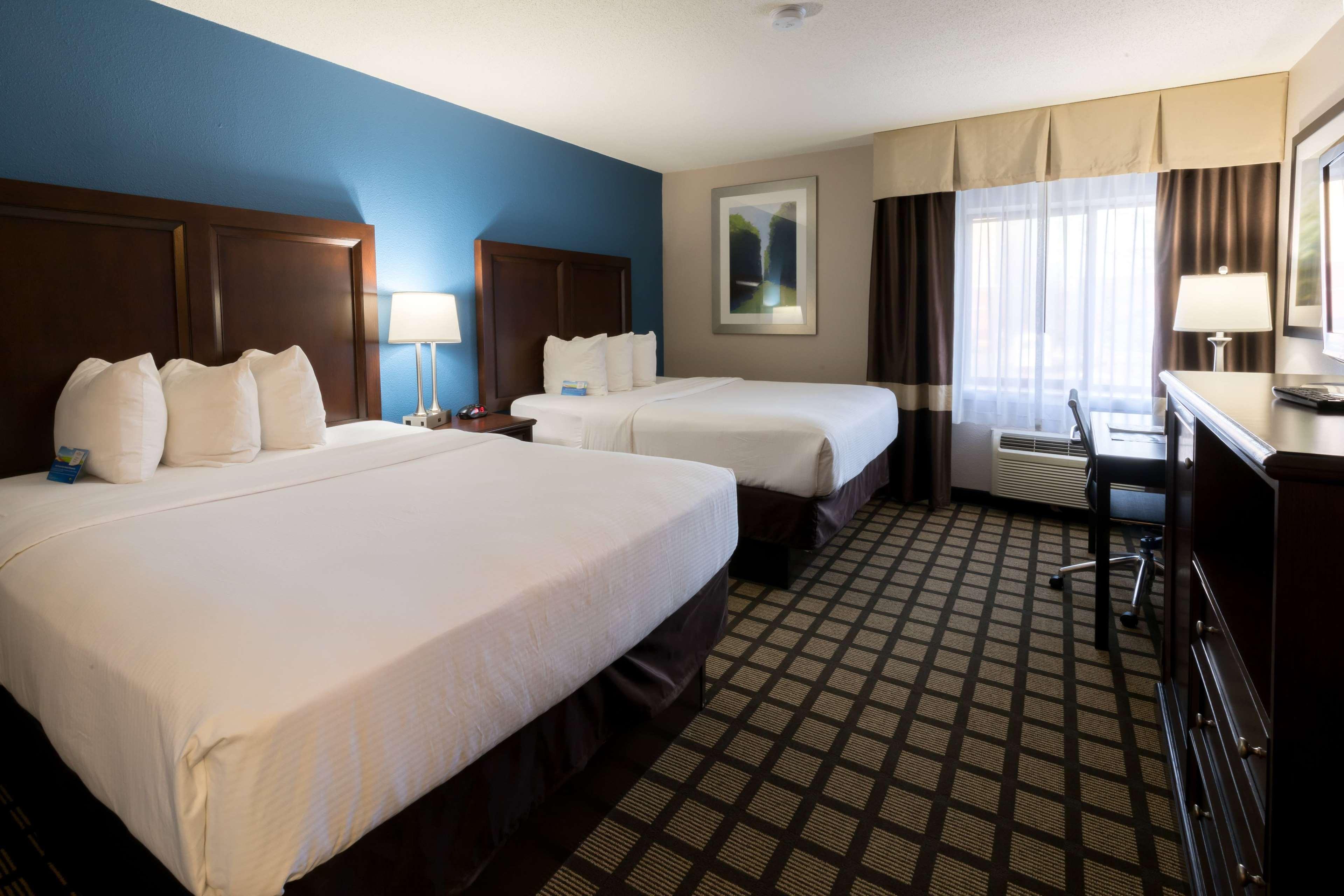 Hotel Baymont By Wyndham Detroit Airport/Romulus Exterior foto