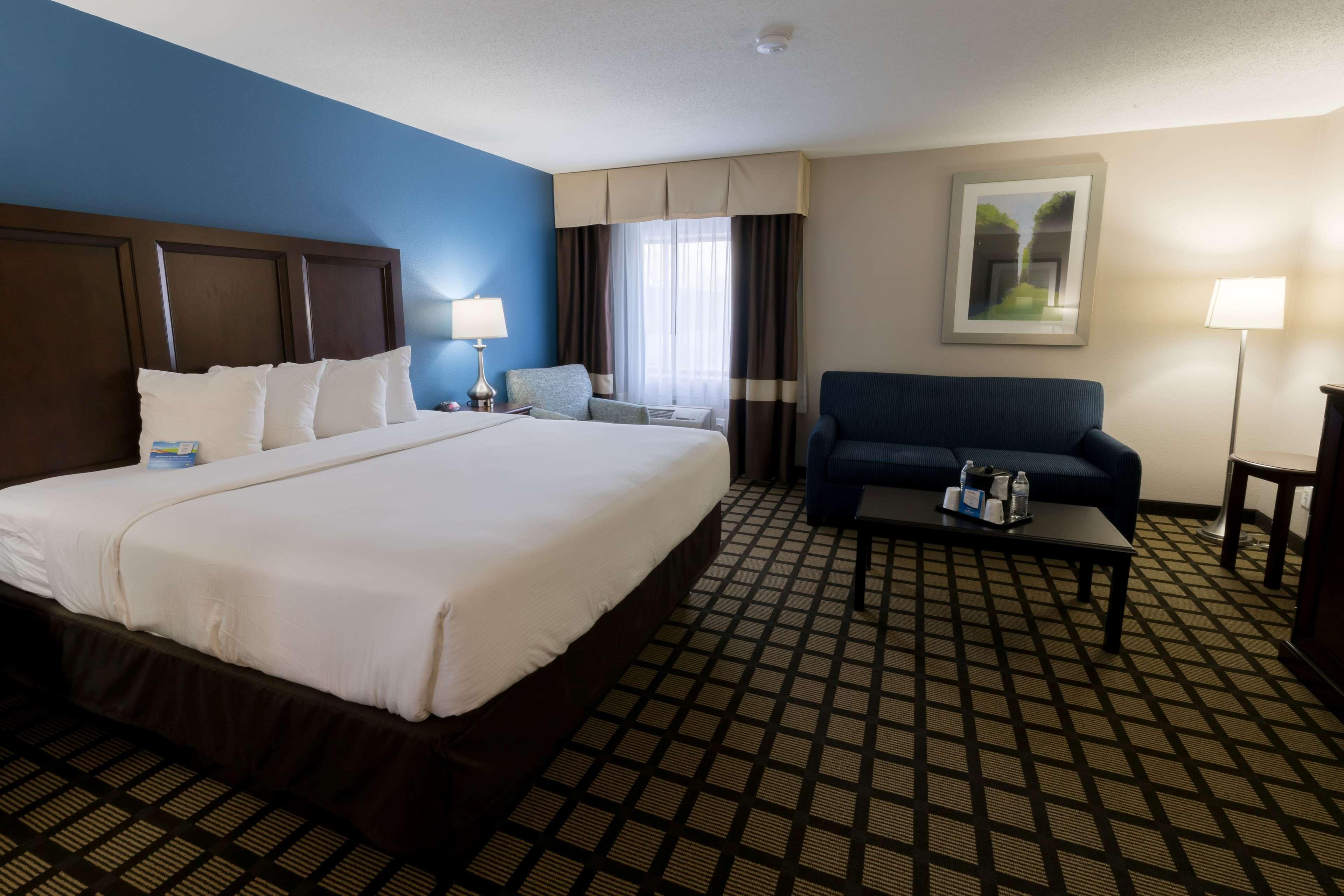 Hotel Baymont By Wyndham Detroit Airport/Romulus Exterior foto