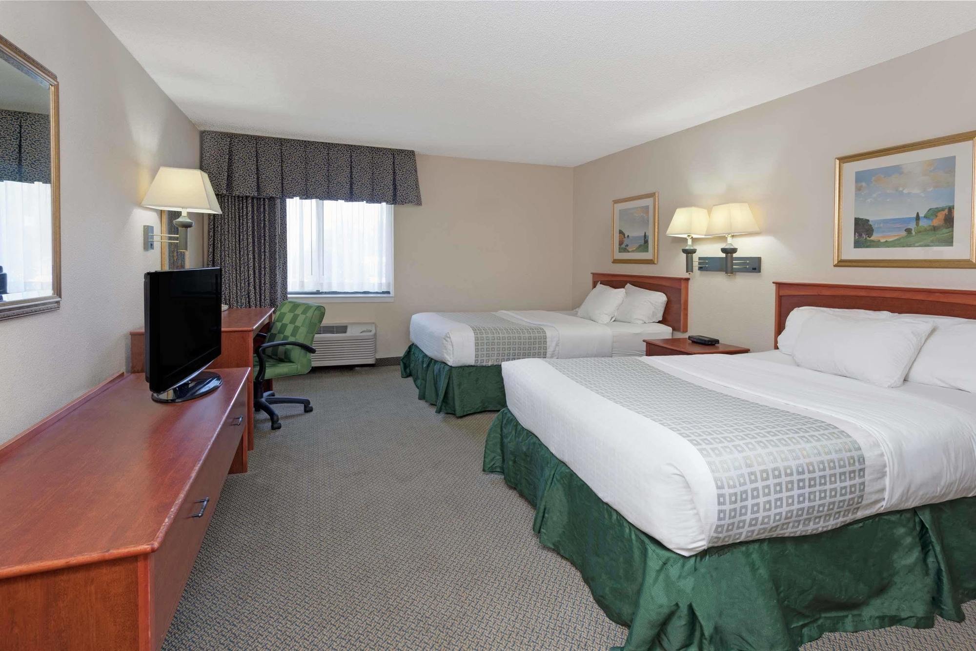 Hotel Baymont By Wyndham Detroit Airport/Romulus Exterior foto