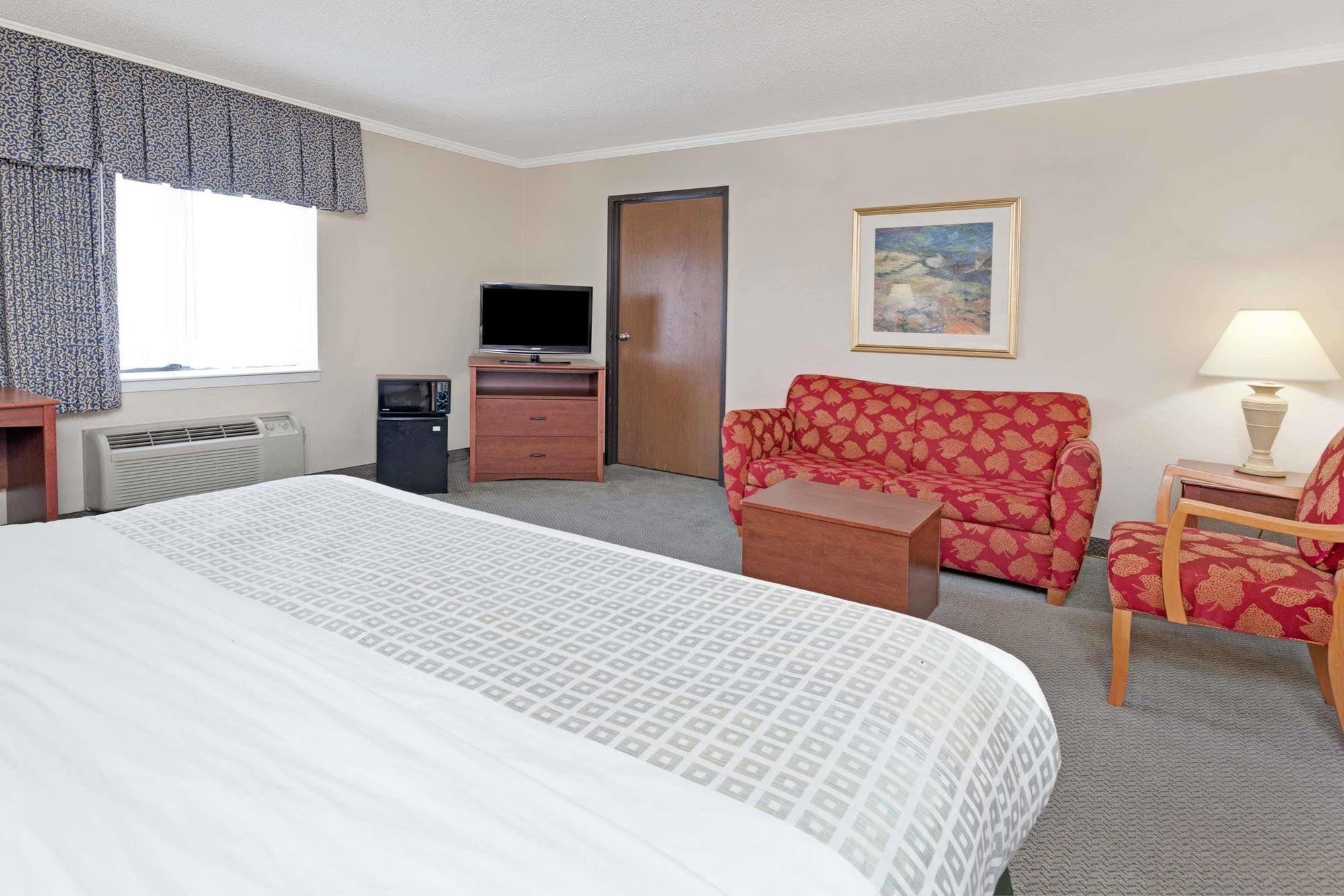 Hotel Baymont By Wyndham Detroit Airport/Romulus Exterior foto